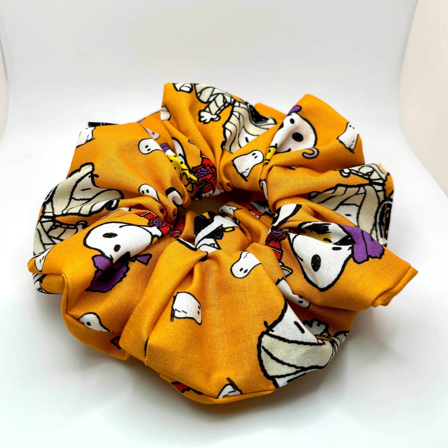 Spooky Peanuts Halloween Scrunchie -