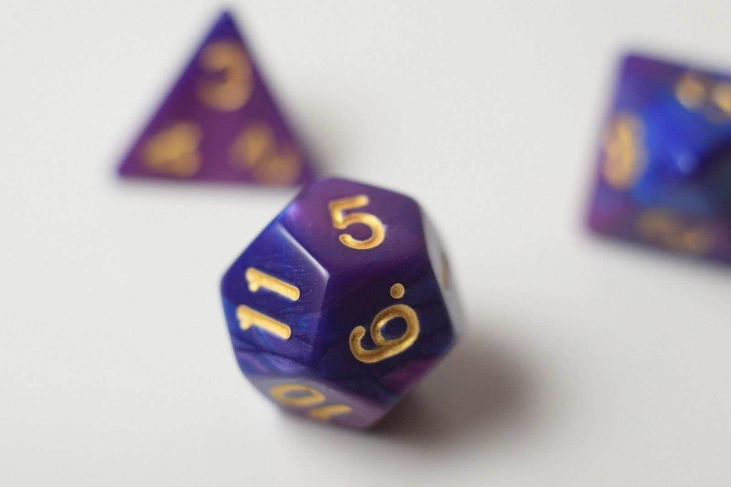 NEW Royal Purple & Blue Regal Swirl Poly Dice Set (7) RPG DnD w/ Gold Numbers -