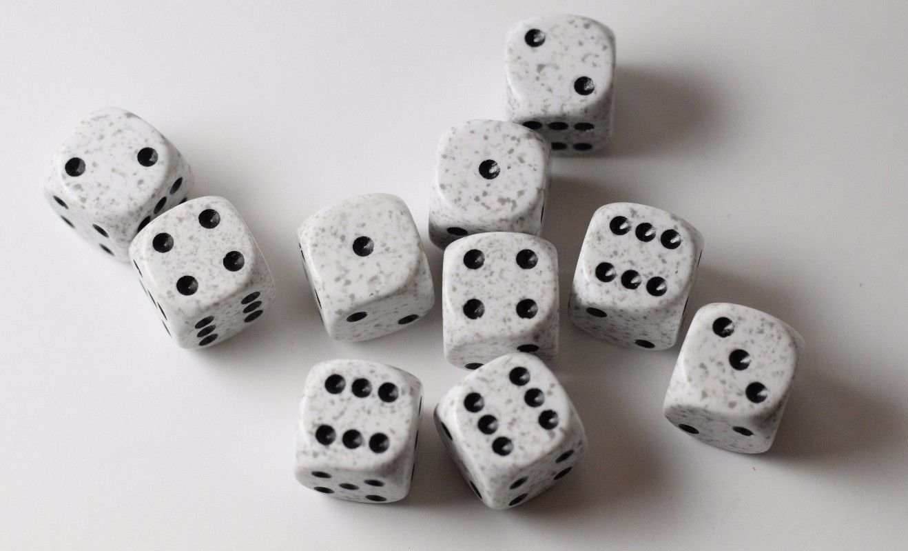 Arctic Camo Speckled 16mm D6 RPG Chessex | Sold Per Piece (White/Black) -