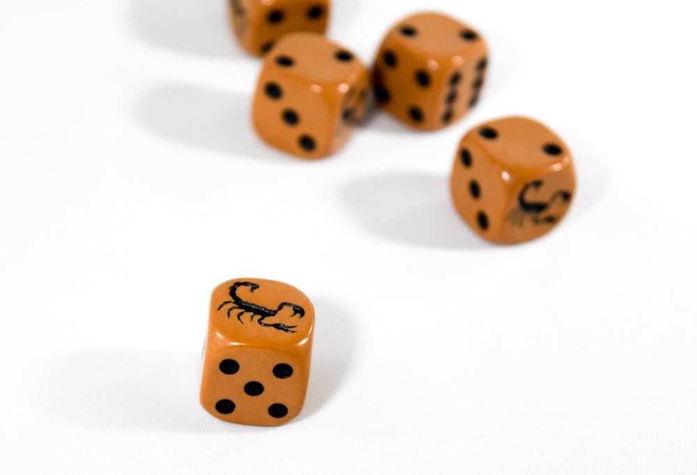 Brown Dice with Black Scorpions Dice 6 Sided Bunco RPG D6 16mm Roll -