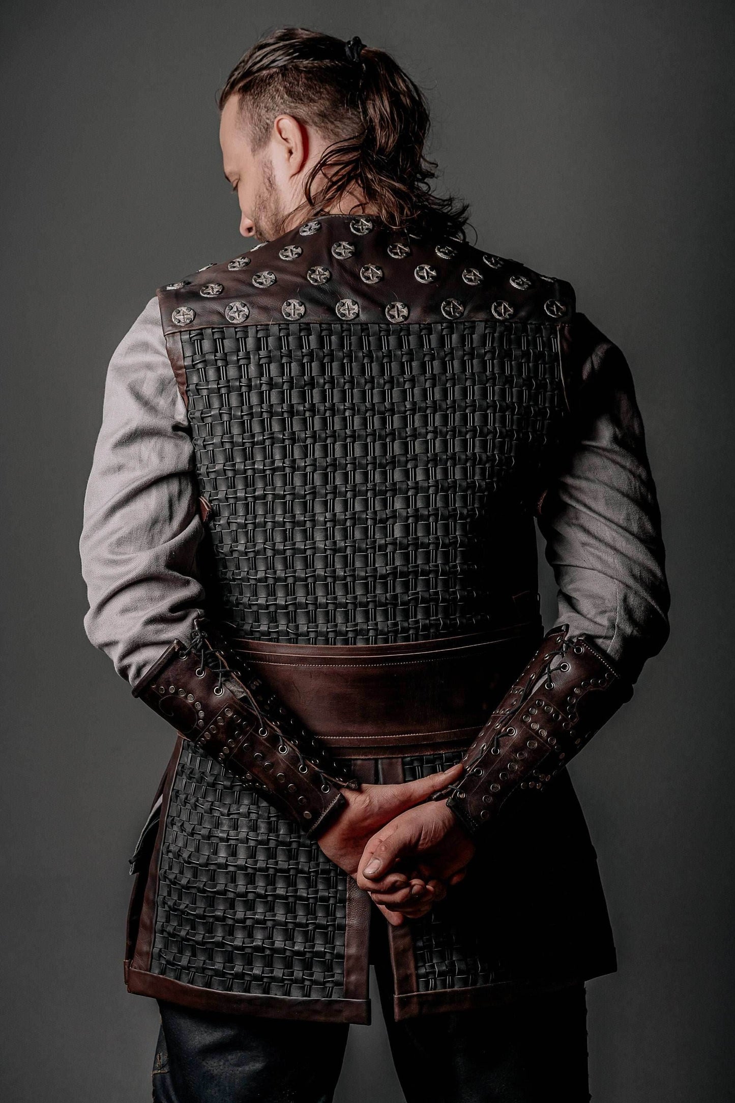 Uhtred leather bracers (Last Kingdom) - brown (as pictured) / For two hands
