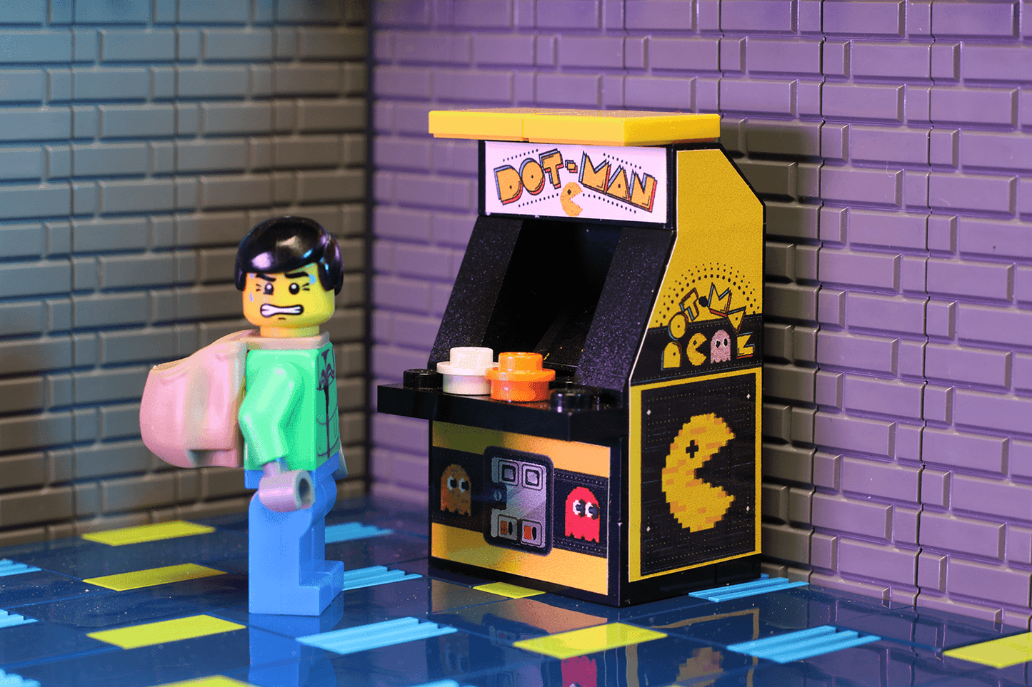 Dot-Man Arcade Machine made using LEGO parts - B3 Customs -