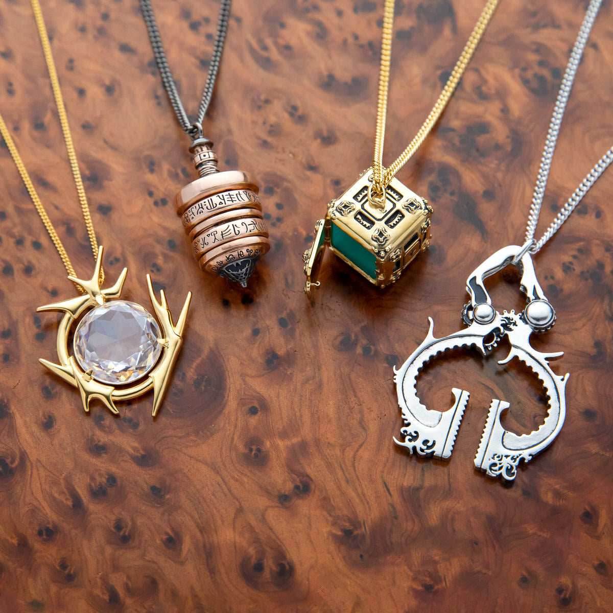 Magic: The Gathering X RockLove Black Vise Necklace - 