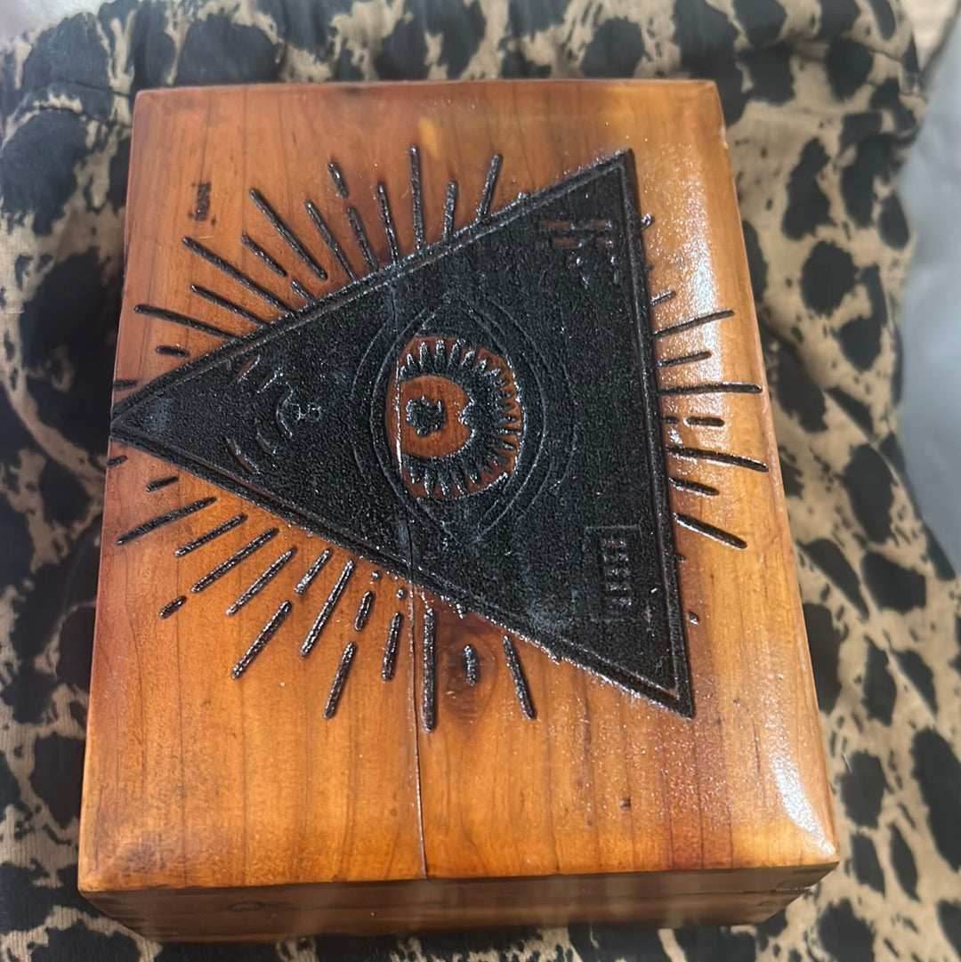 Illuminati Eye Box - 
