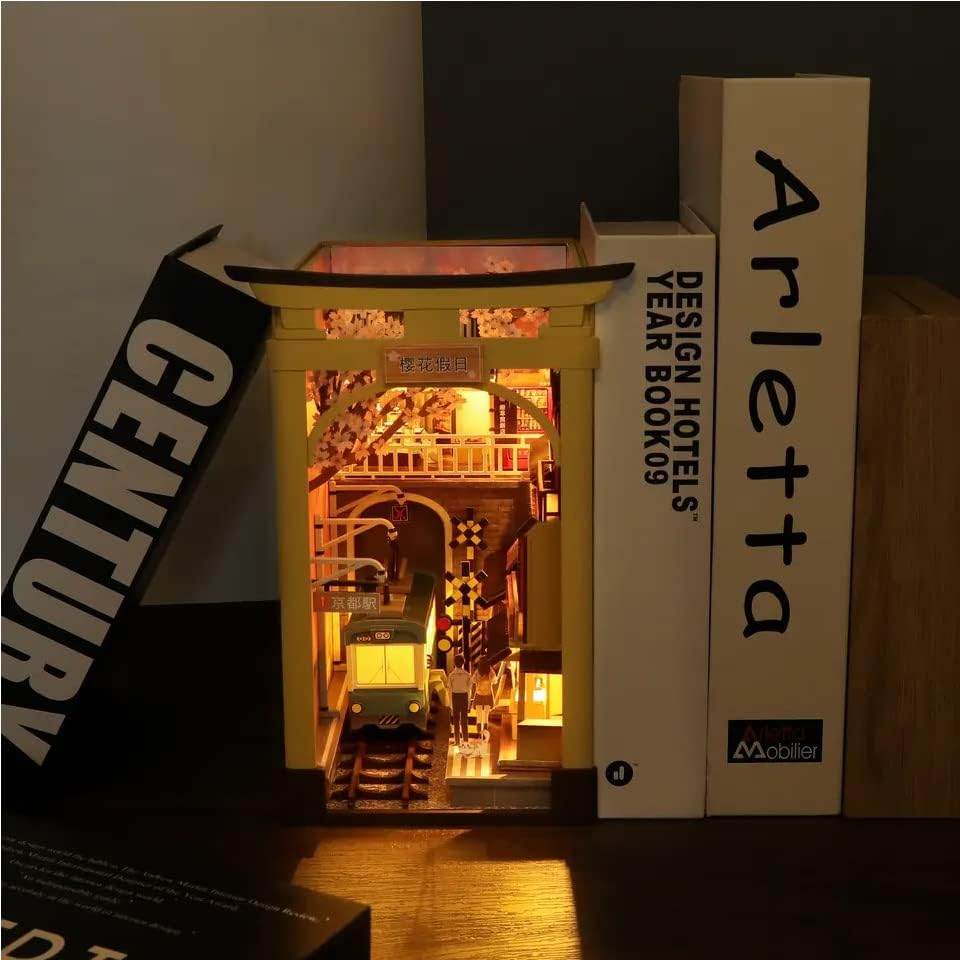 Book Nook Wizardi Miniature - Sakura-Inspired Roombox Kit - 