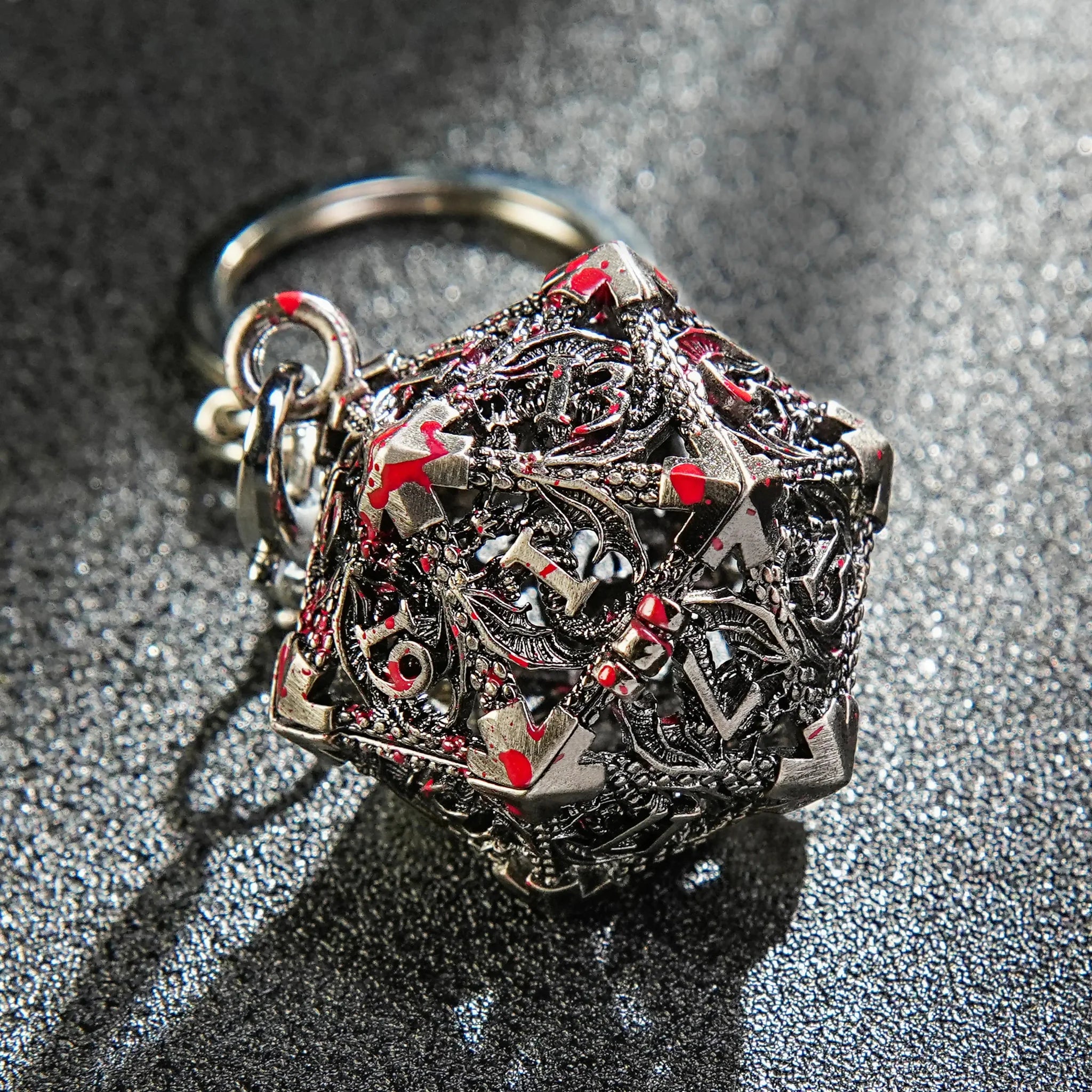 Multicolor Metal Hollow D20 Dice Necklace、Keychain + Mini DND Dice Set
