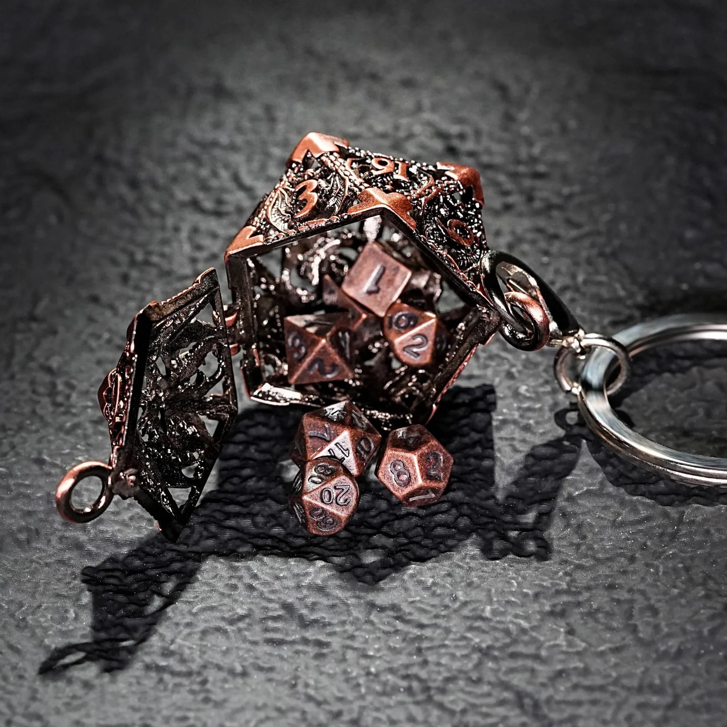 Multicolor Metal Hollow D20 Dice Necklace、Keychain + Mini DND Dice Set