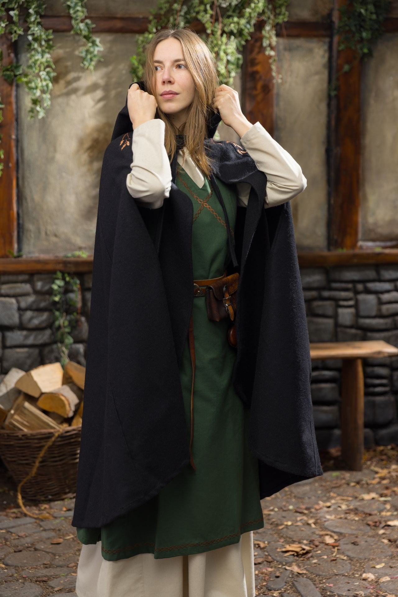 Cape Aric Black