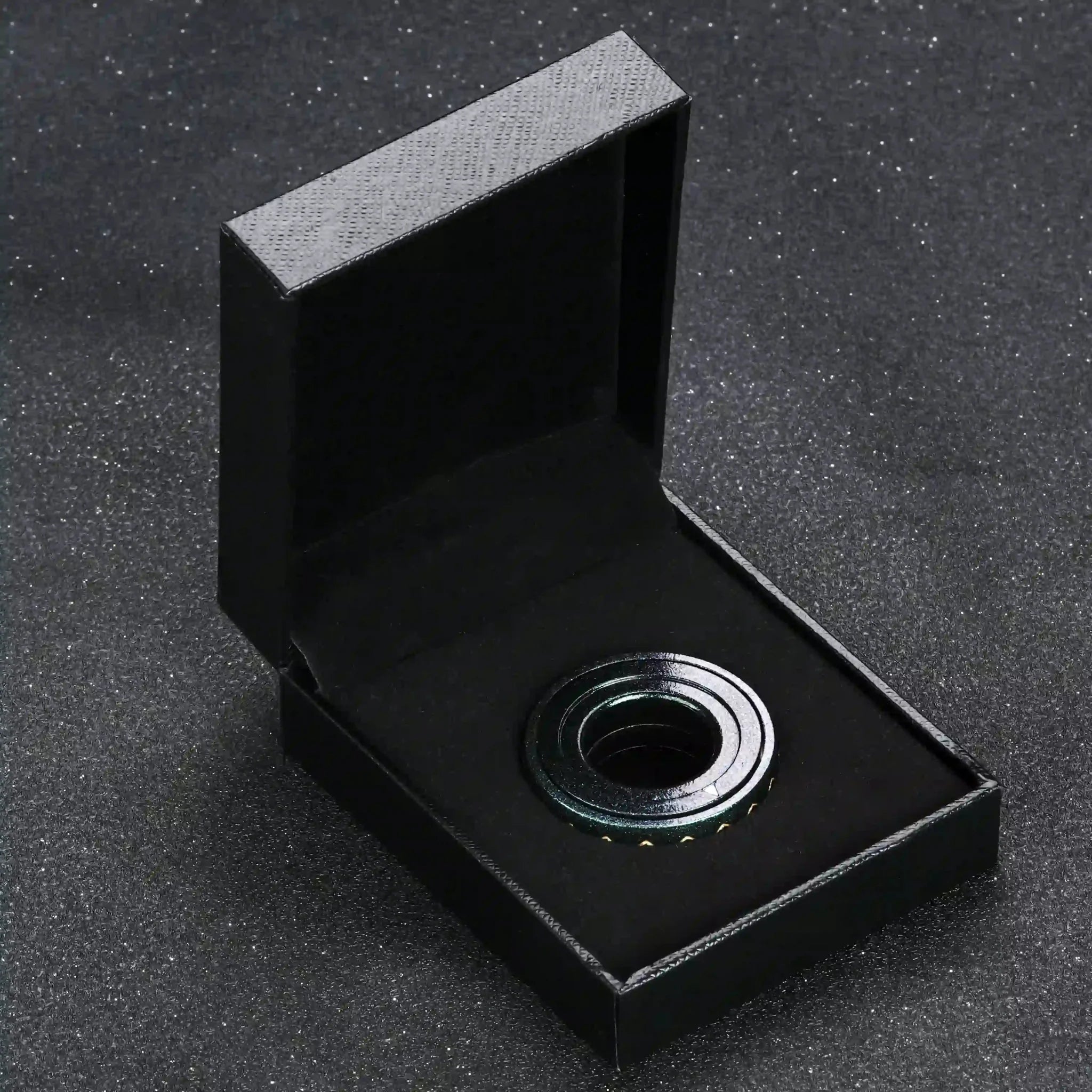 Cool Metal Fingertip Spinning D20 Dice Ring