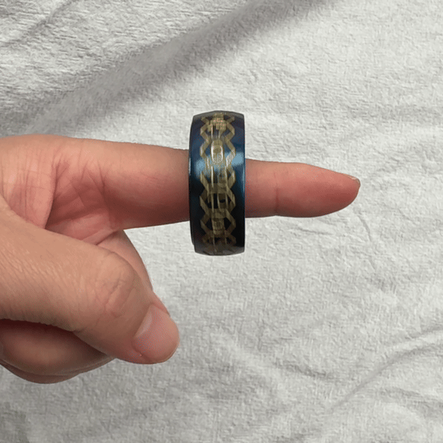Cool Metal Fingertip Spinning D20 Dice Ring