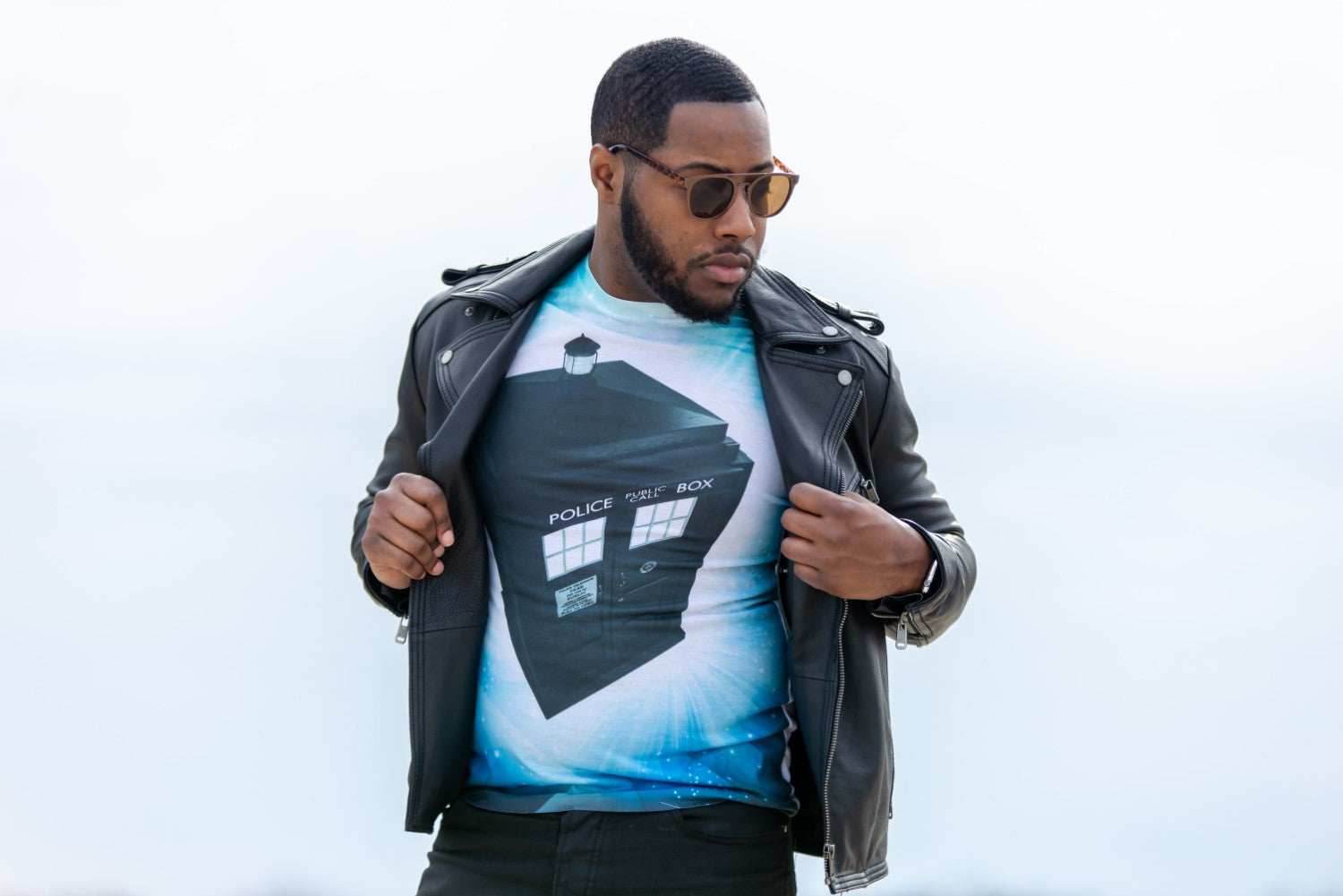Doctor Who TARDIS Glowing Stars Sublimation T-Shirt - S