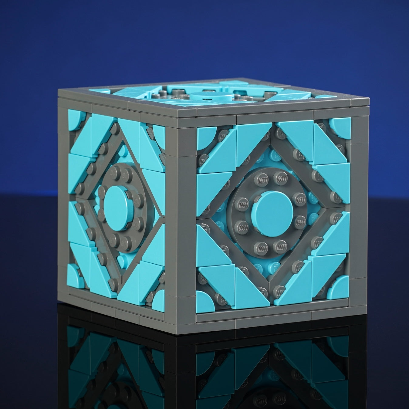 Holocube