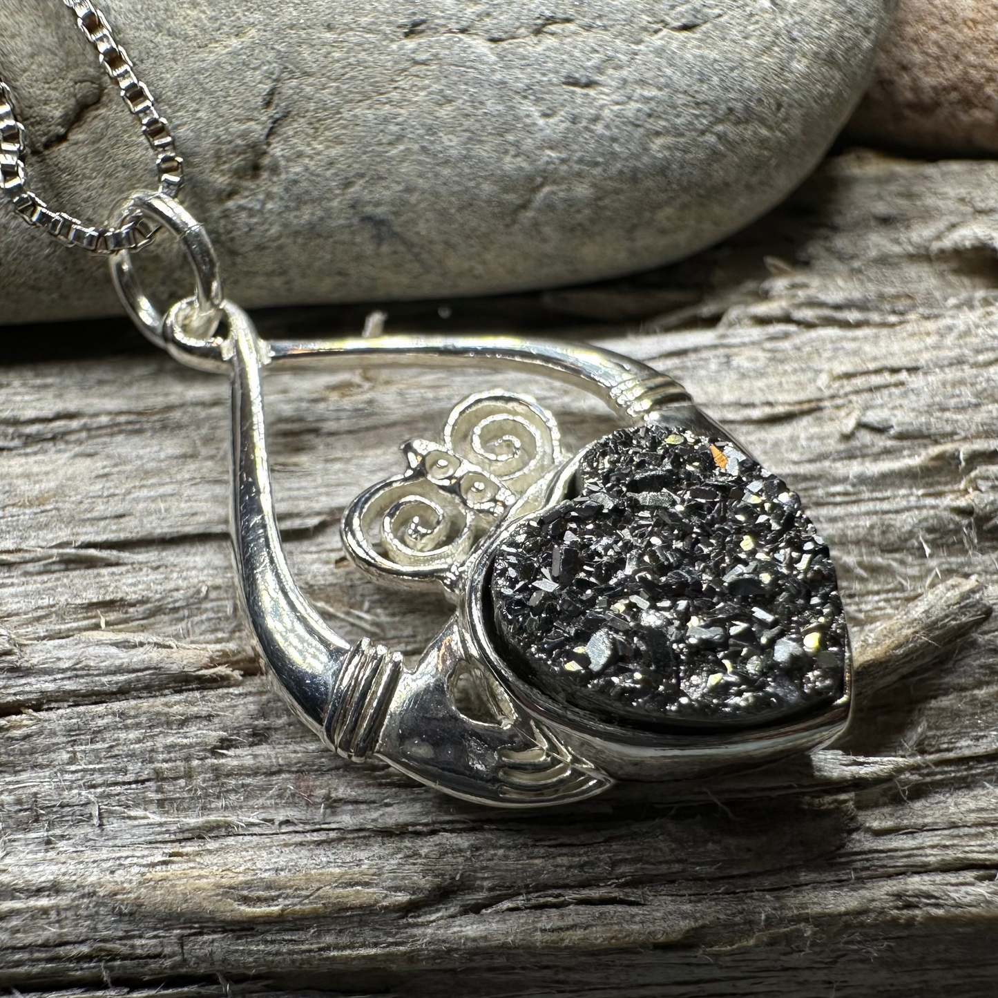 Juliet Claddagh Necklace