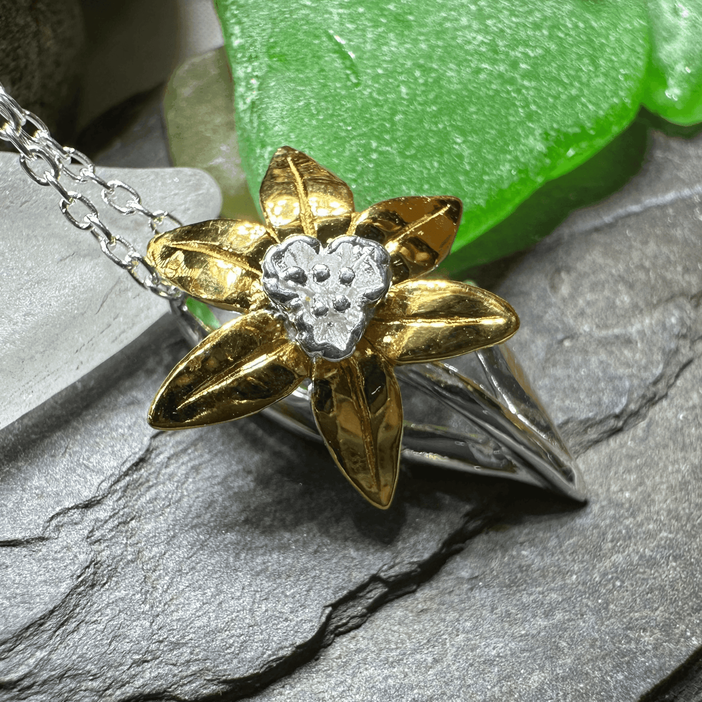Golden Welsh Daffodil Necklace - 18