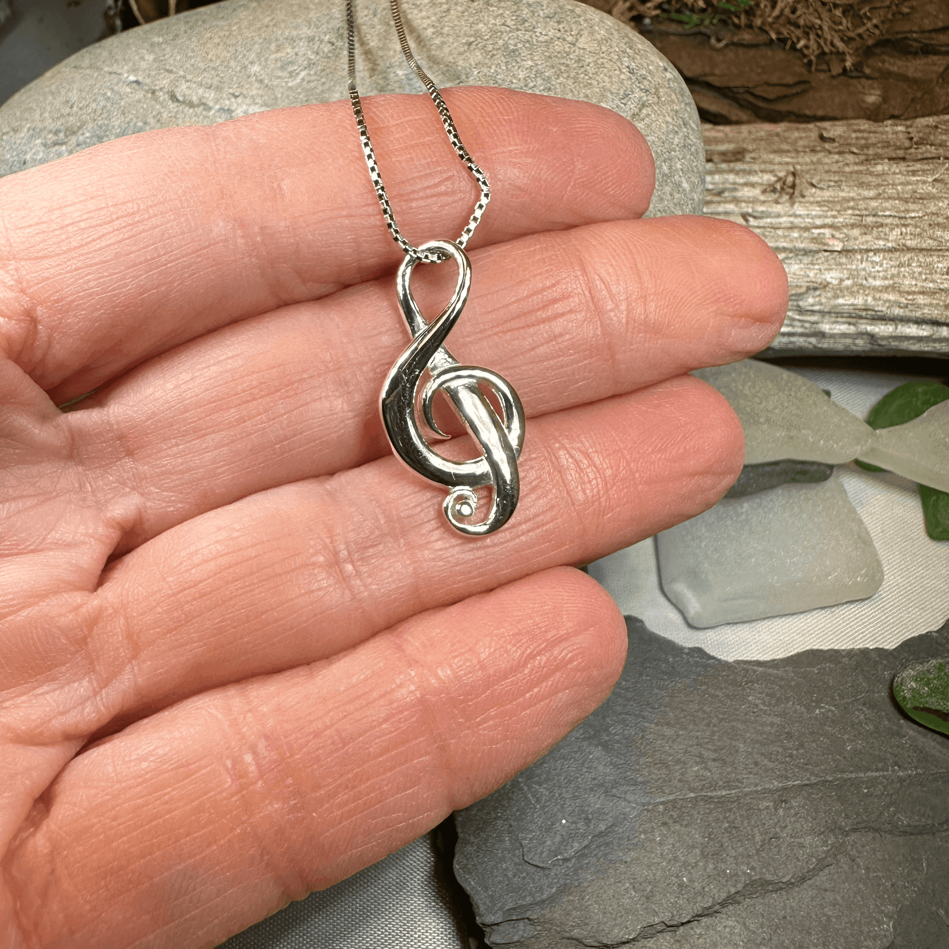 Elegant Music Necklace - 18