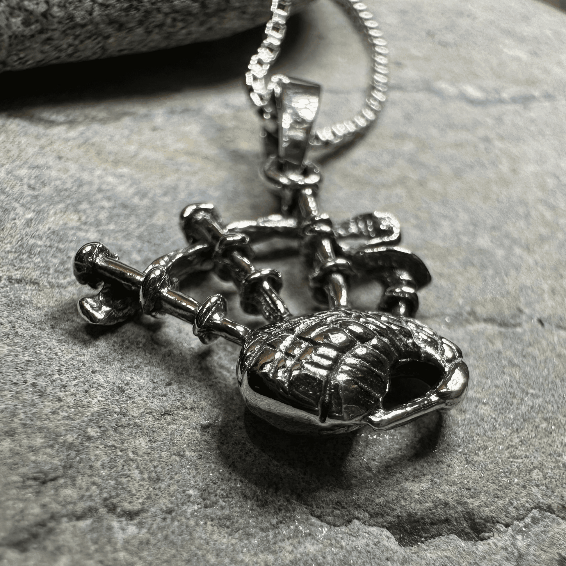Tartan Bagpipes Necklace - 18