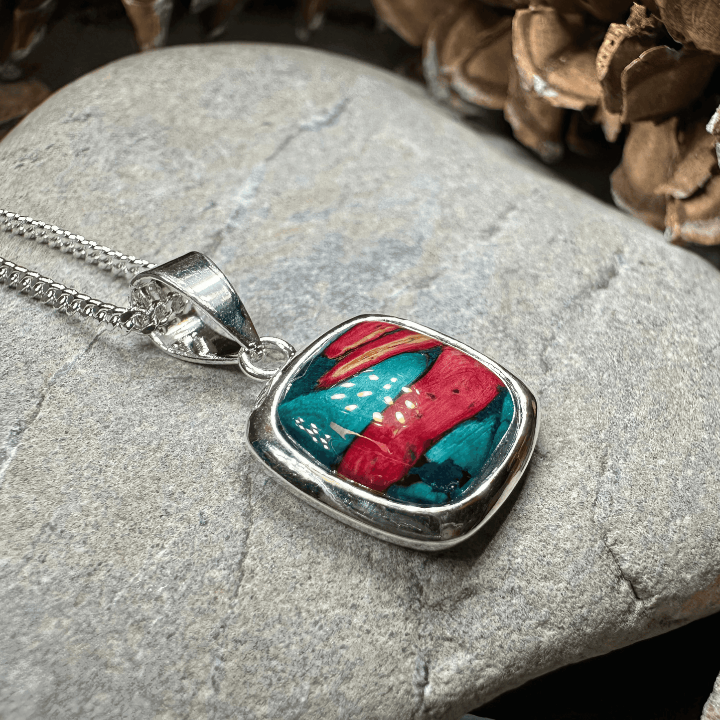Mira Heathergems Celtic Necklace - Red/Green/Gold