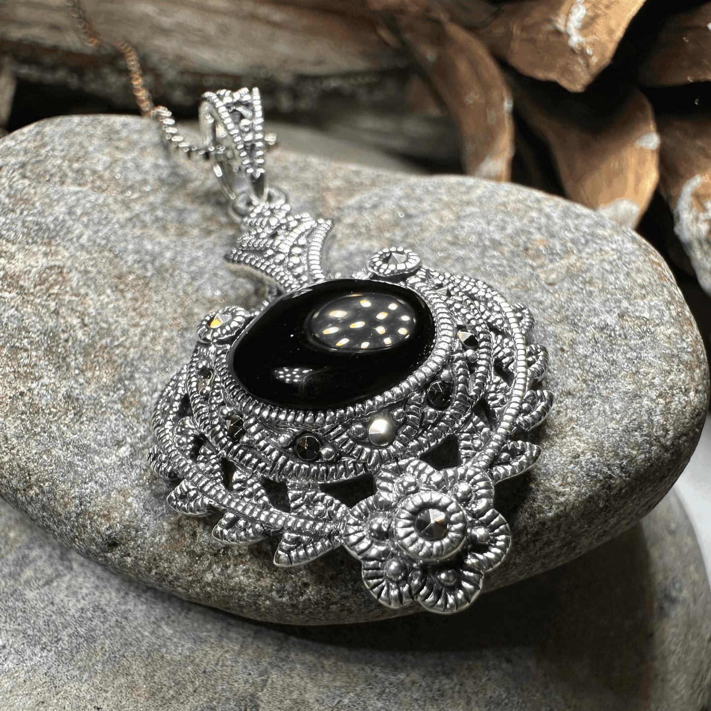 Vintage Onyx Celtic Necklace - 18
