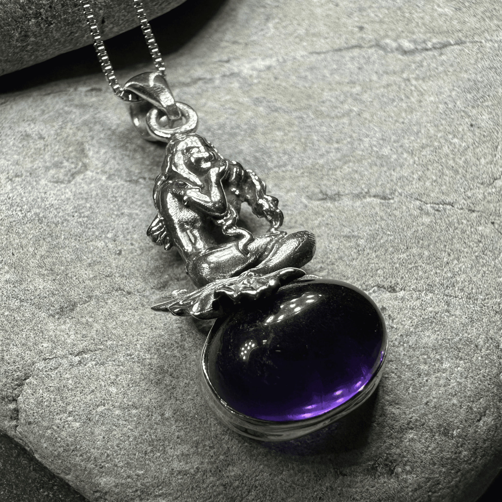 Mermaid's Song Necklace - 18 / Amethyst