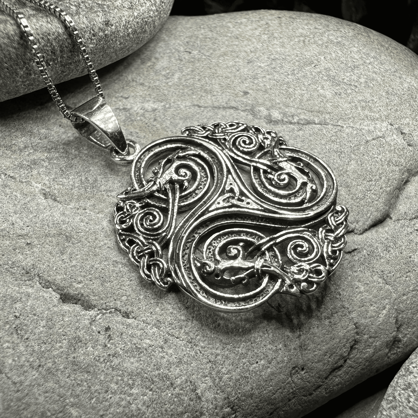 Acutus Triskele Dragon Necklace - 18