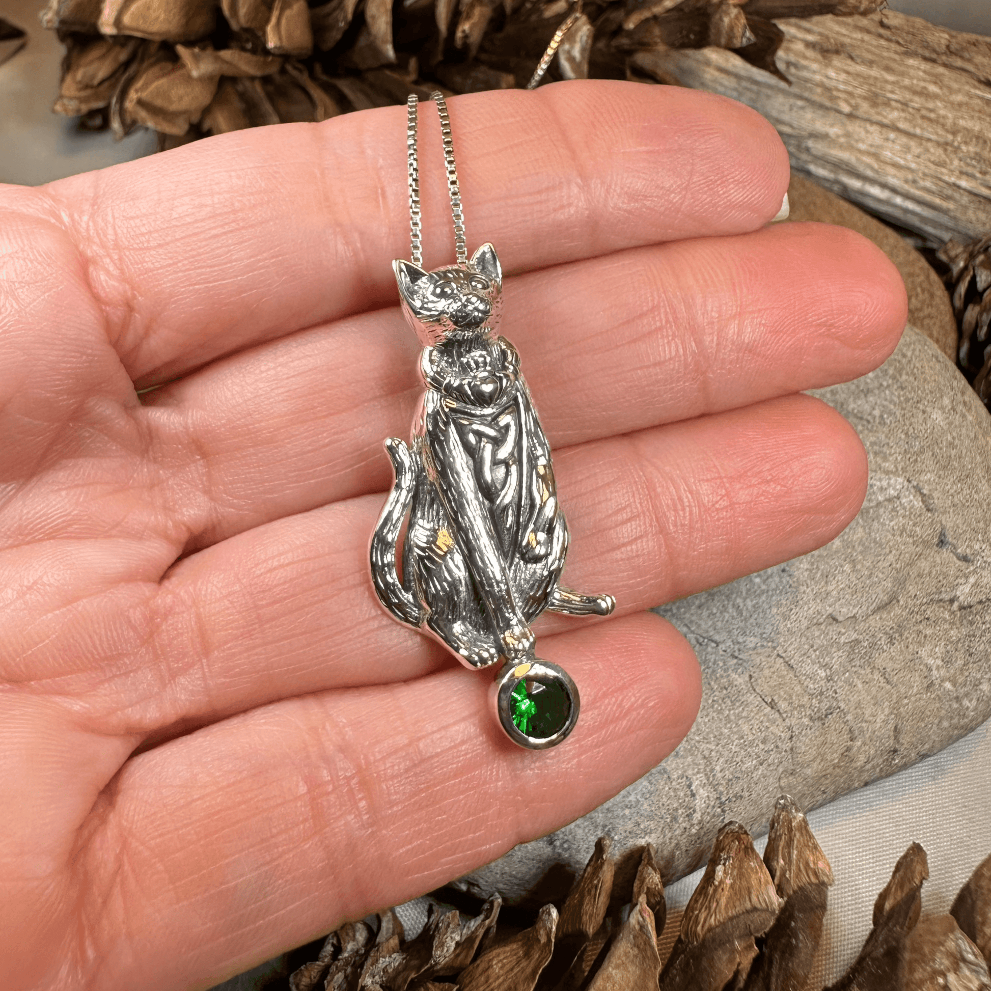 Playful Cat Necklace - Emerald Crystal / 18