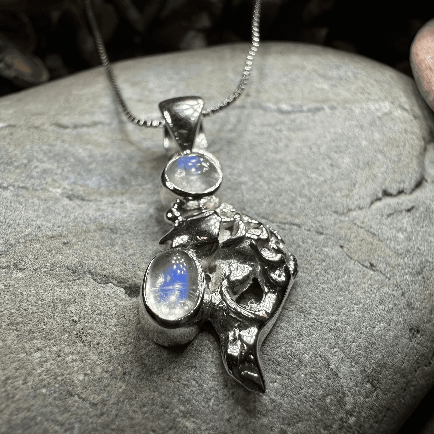 Fionn's Salmon of Knowledge Necklace - 18 / Rainbow Moonstone