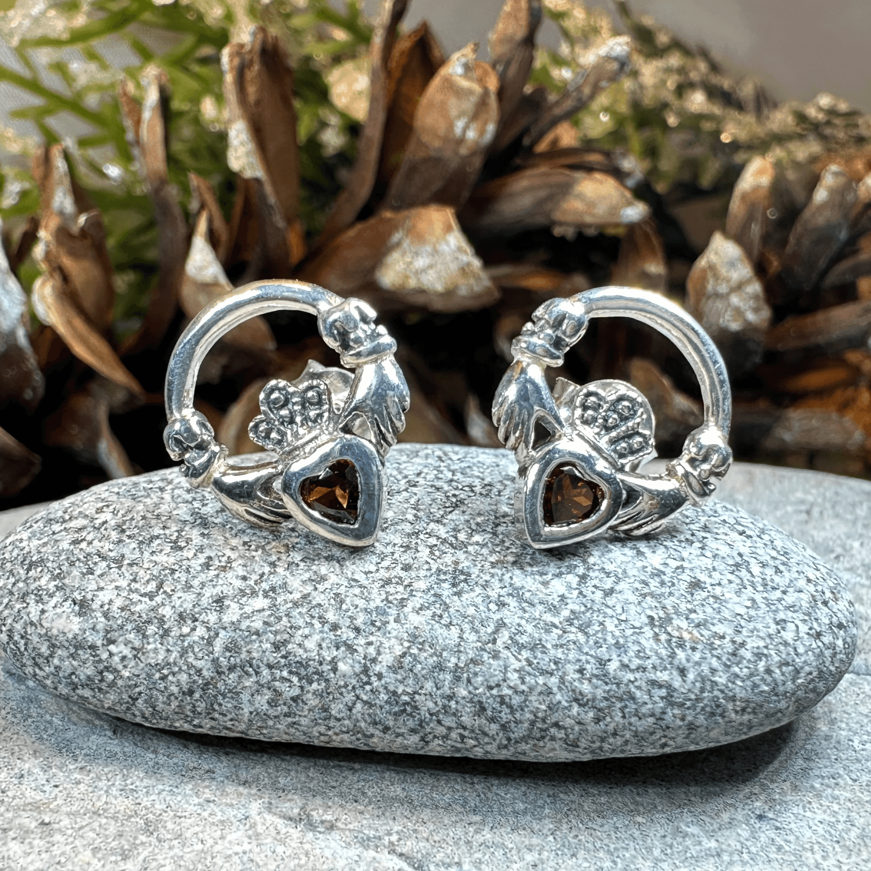 Cheerful Claddagh Earrings - Garnet