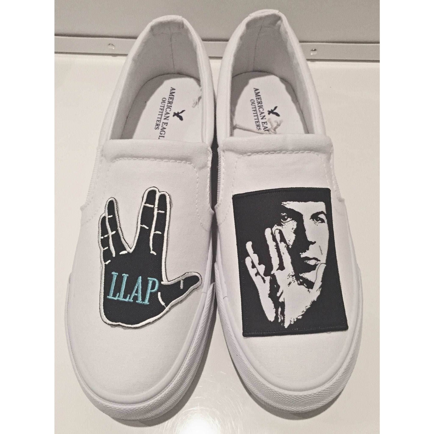 Leonard Nimoy With Vulcan Salute Embroidered Patch WHOLESALE - 