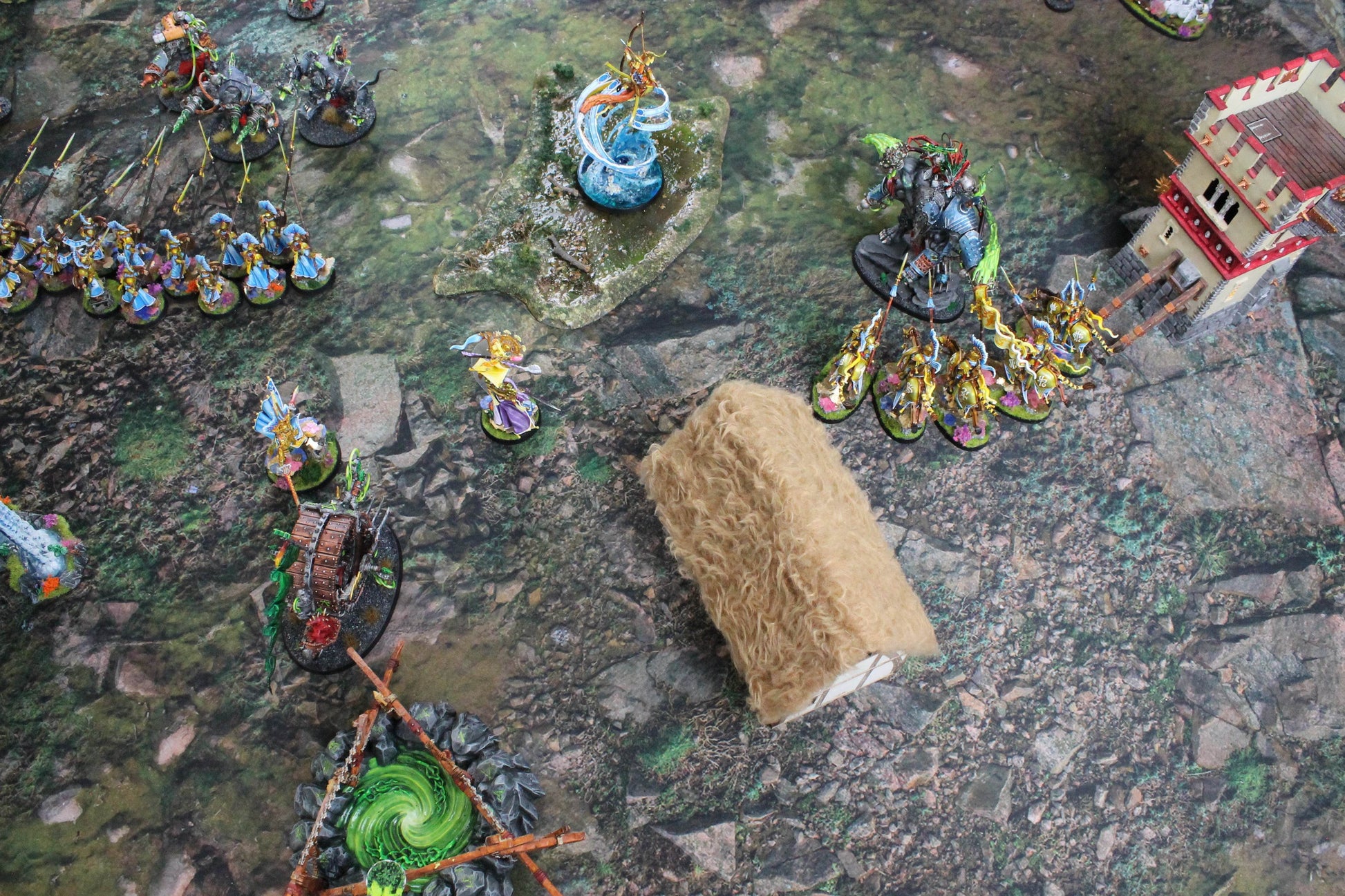 Rocky Highlands - Neoprene Battle Mat - Warhammer, AoS, 40K, Kill Team, MCP, Shatterpoint, Legion, More - 44x60