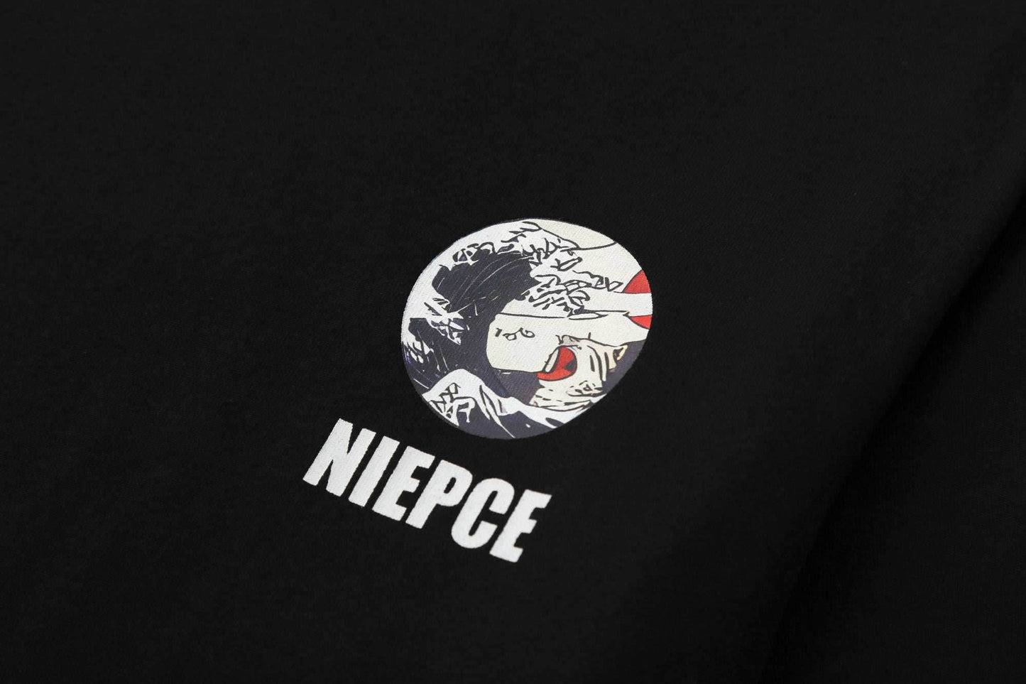 YeT008 Law of Nature Tee - Black / S