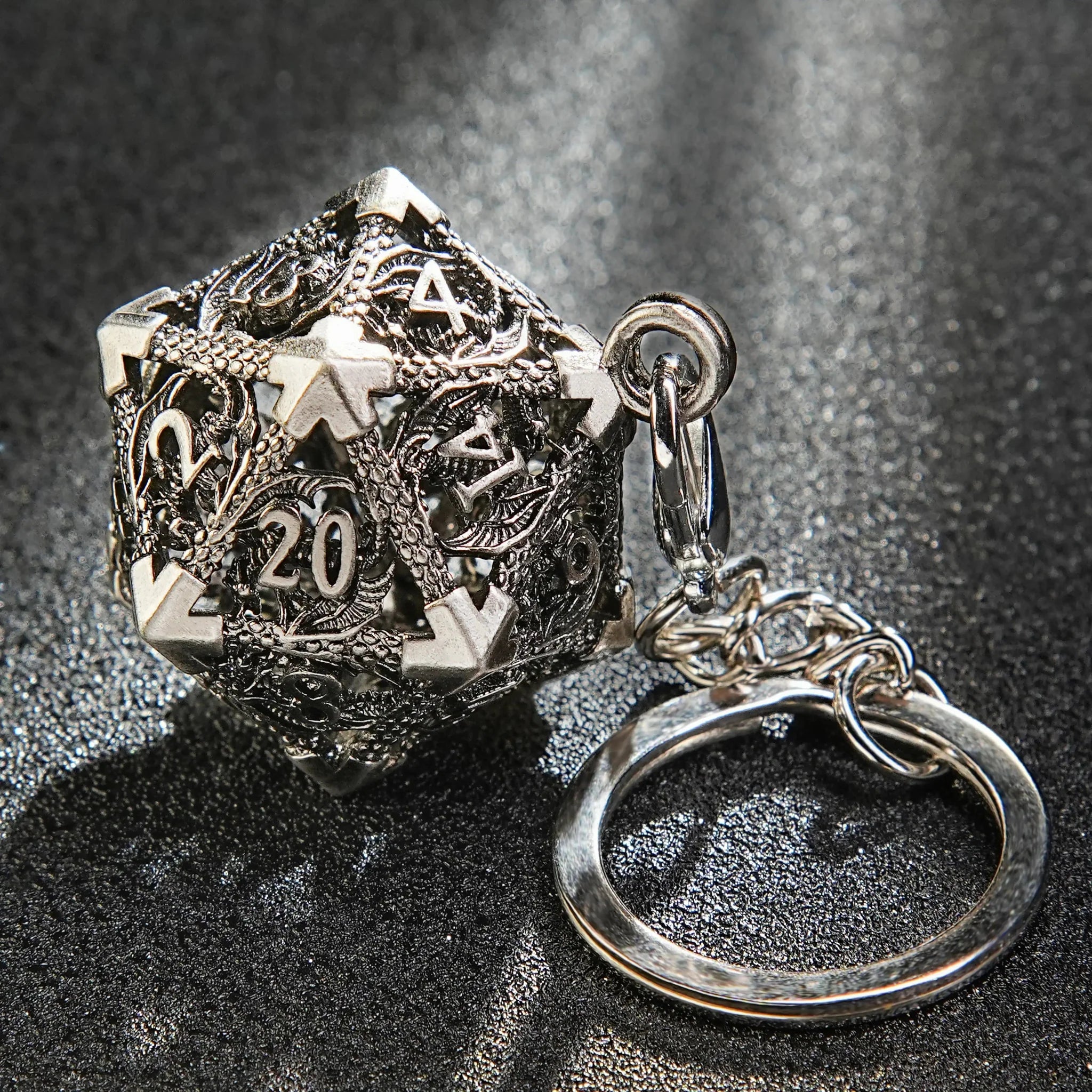 Multicolor Metal Hollow D20 Dice Necklace、Keychain + Mini DND Dice Set