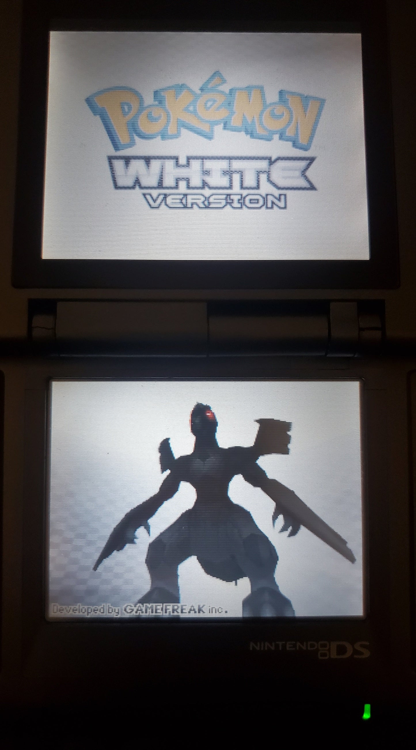 Pokemon White Version 1 Video Game Nintendo DS