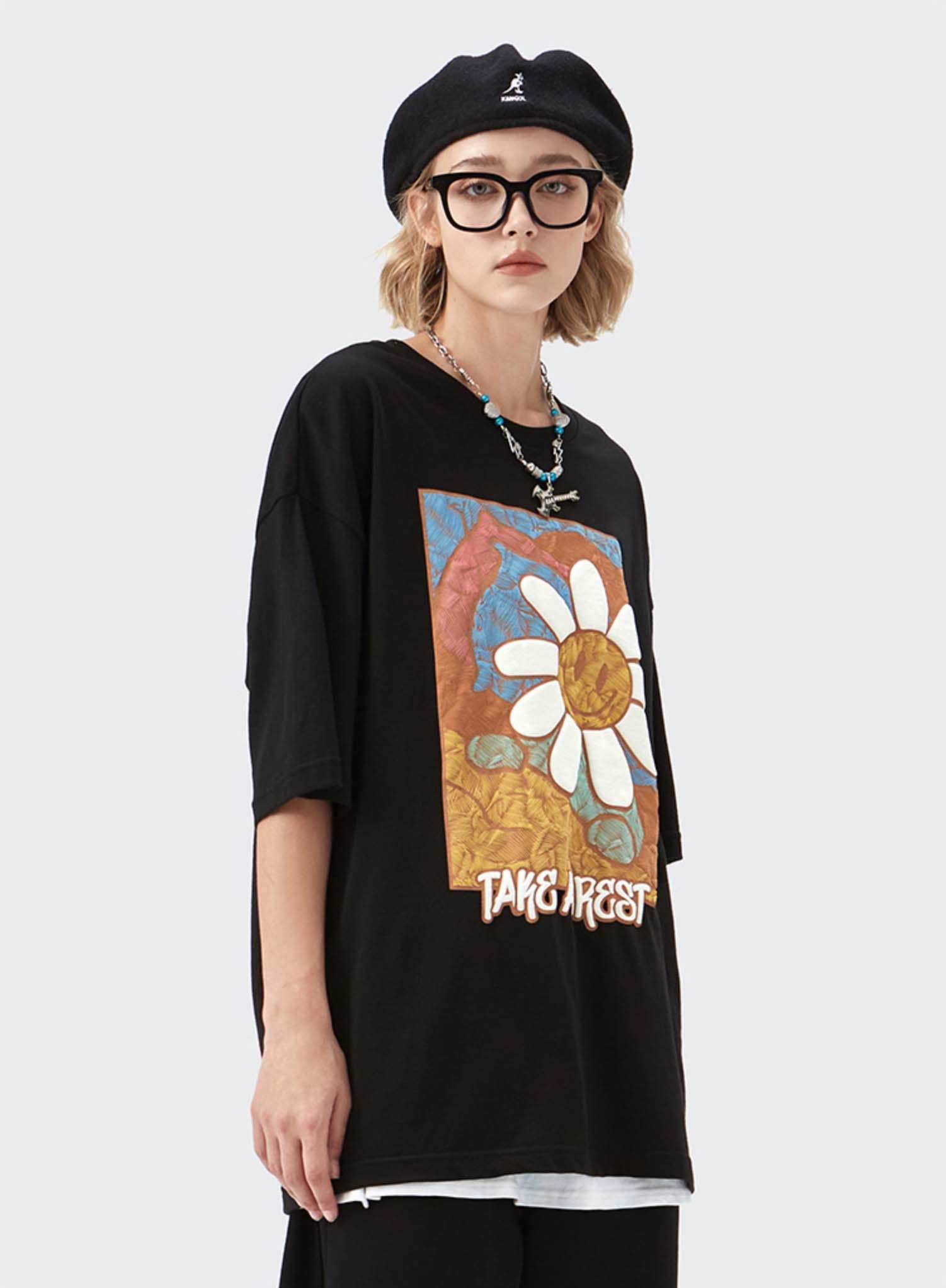 Color Artwork Daisy Tee - White / M