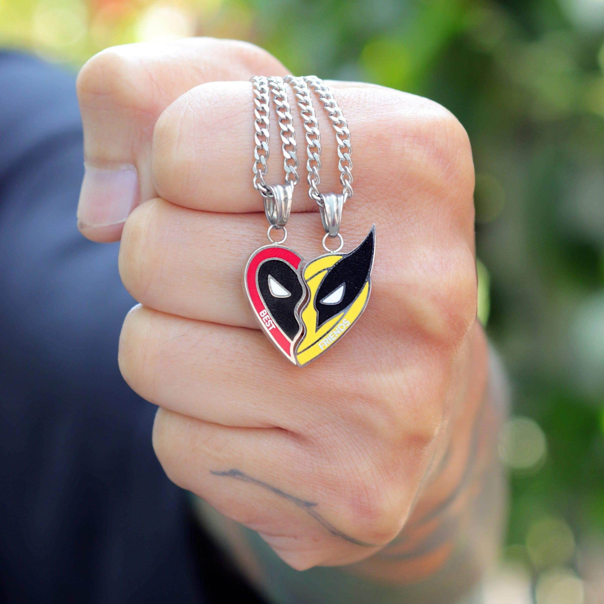 Marvel™ Deadpool & Wolverine BFF Necklace - Chrome / Set