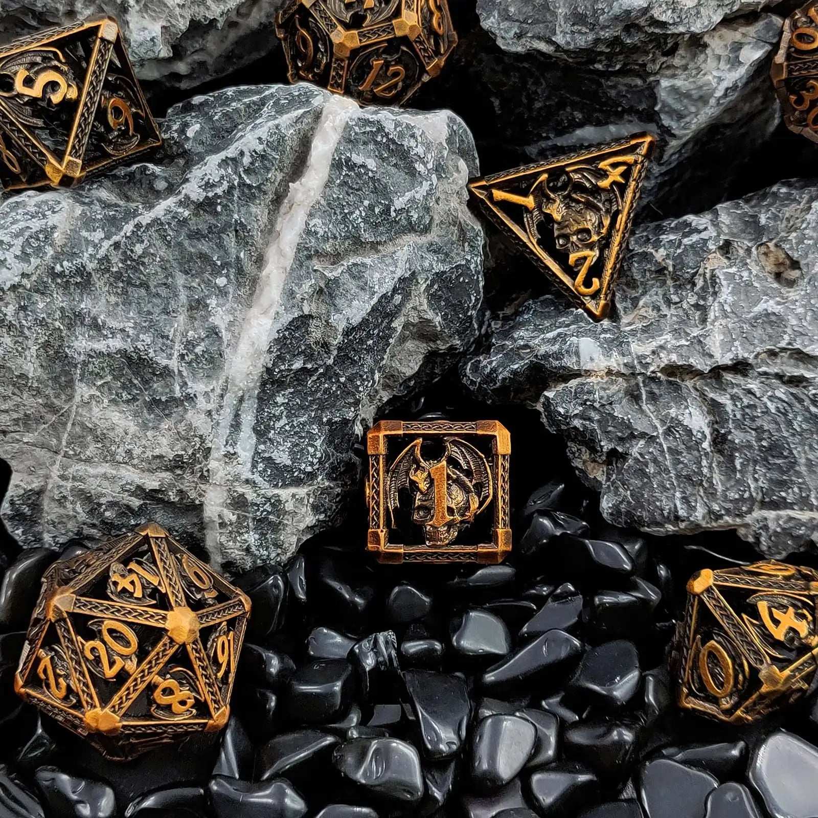 Cool Metal Skull Flying Dragon Hollow DND Dice Set