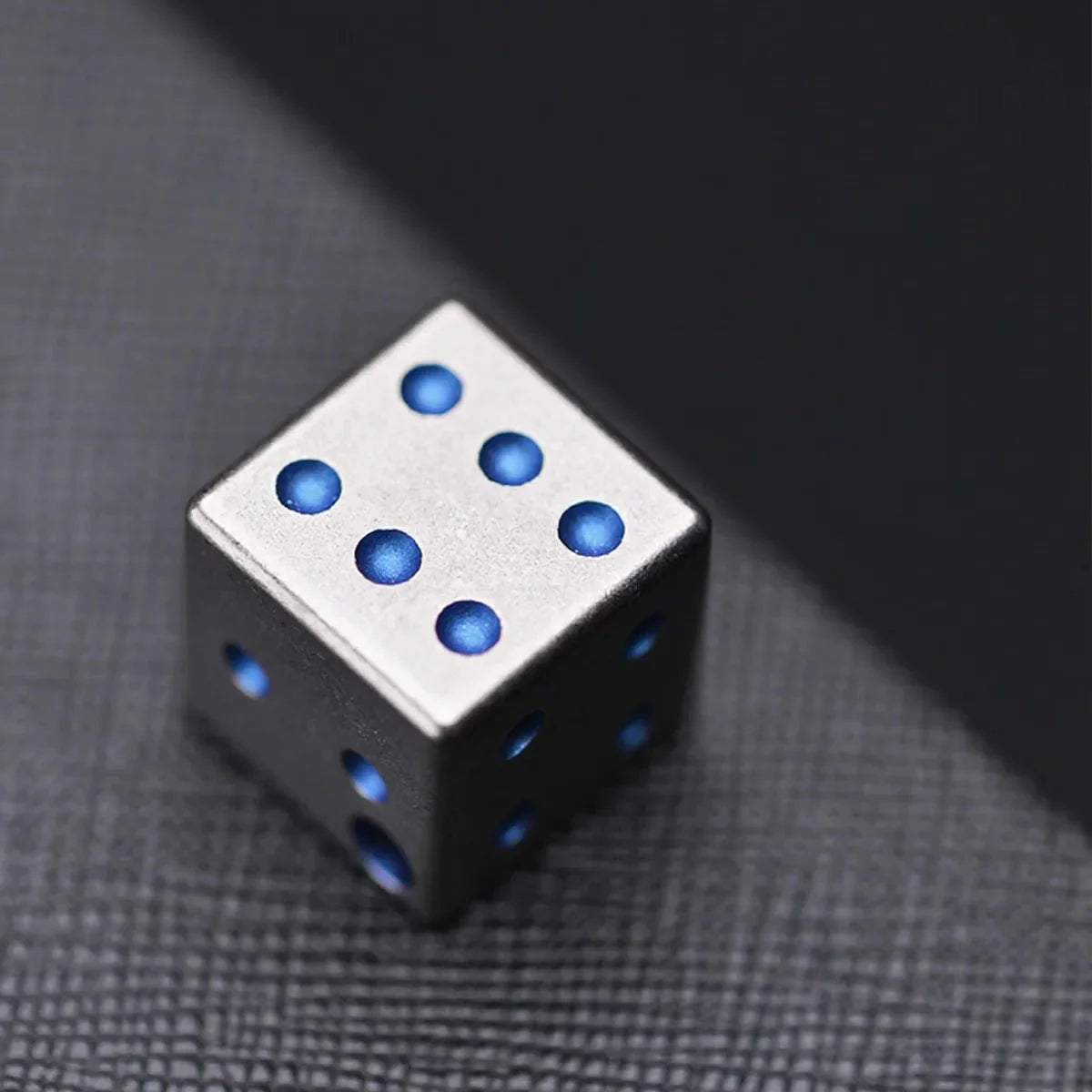 DND dice titanium alloy solid D6 dice creative table game dice
