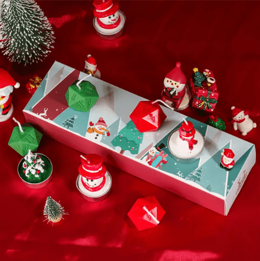 Christmas Dice Candles | 4x 30mm D20 Candles + 1 Mystery Christmas Themed Candle - 