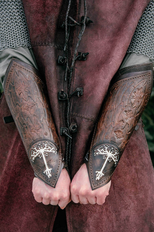 Aragorn's leather bracers (Lord of the Rings) - brown (as pictured) / For one hand