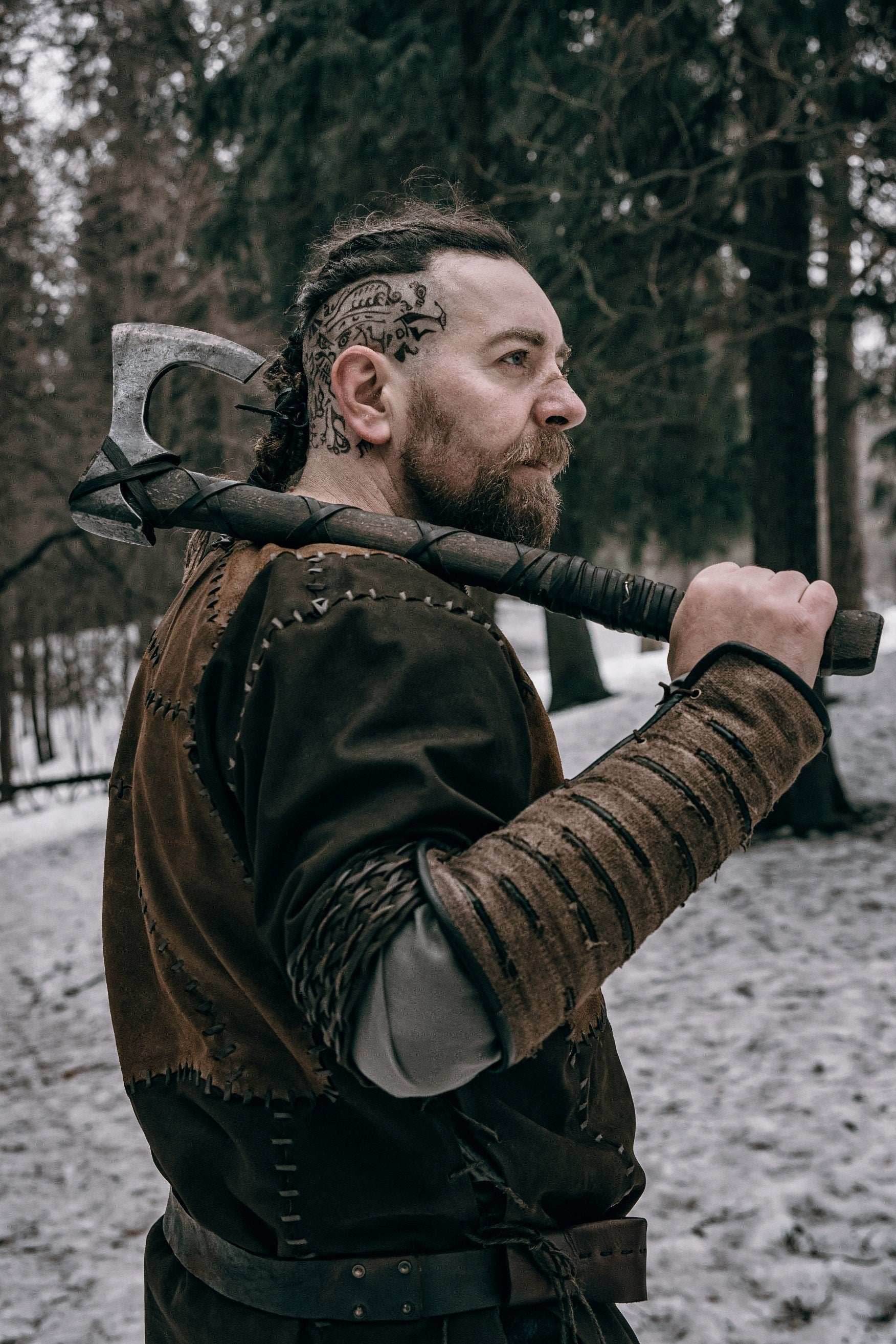 Viking leather bracers - brown (as pictured) / For two hands