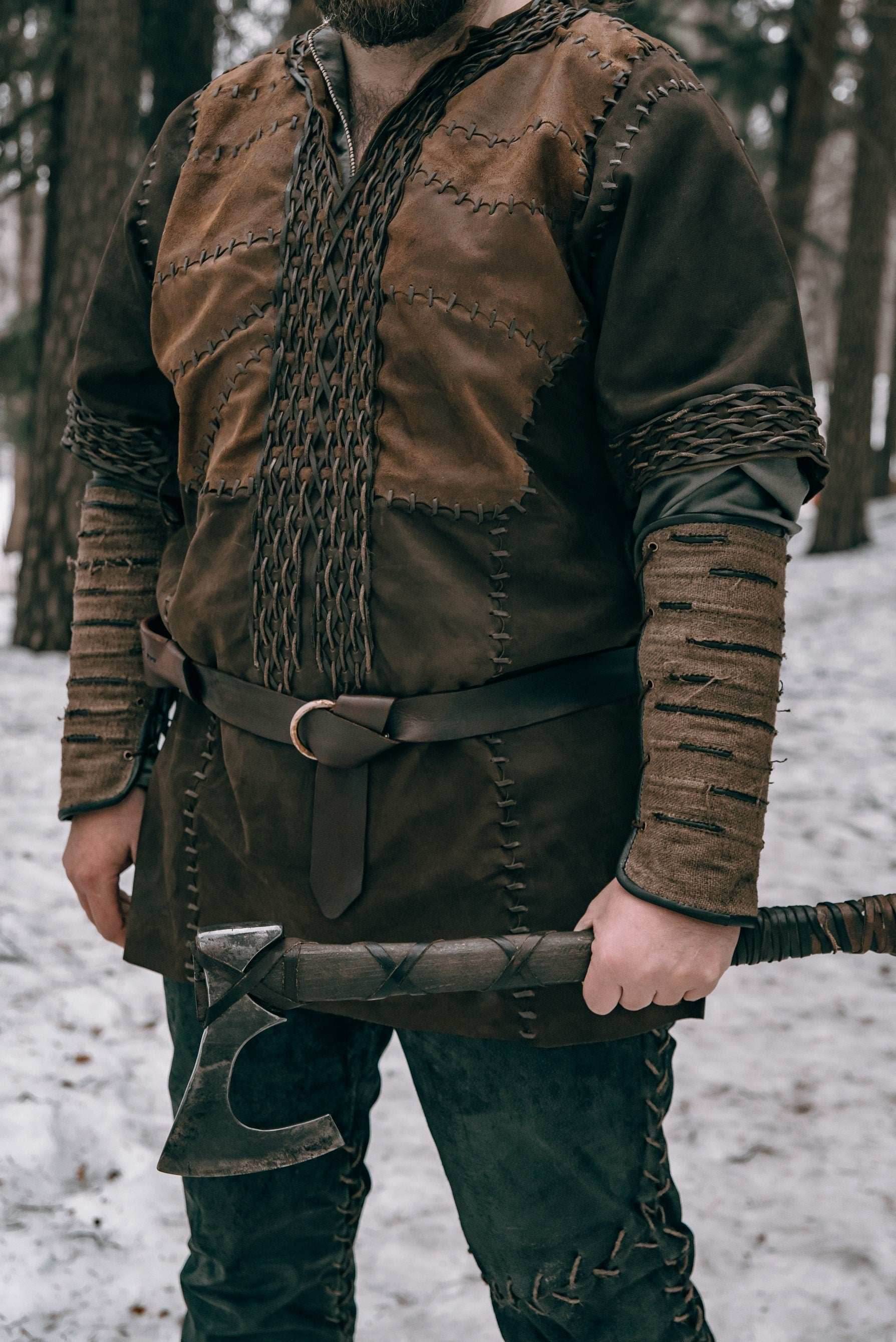 Viking leather bracers - brown (as pictured) / For two hands