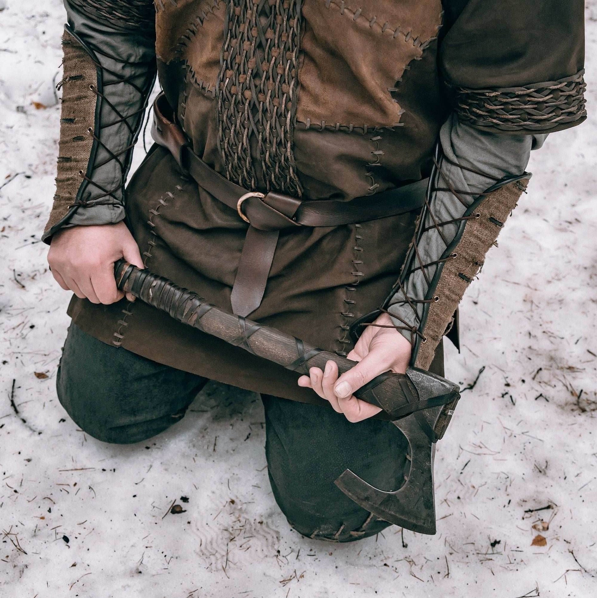 Viking leather bracers - brown (as pictured) / For two hands