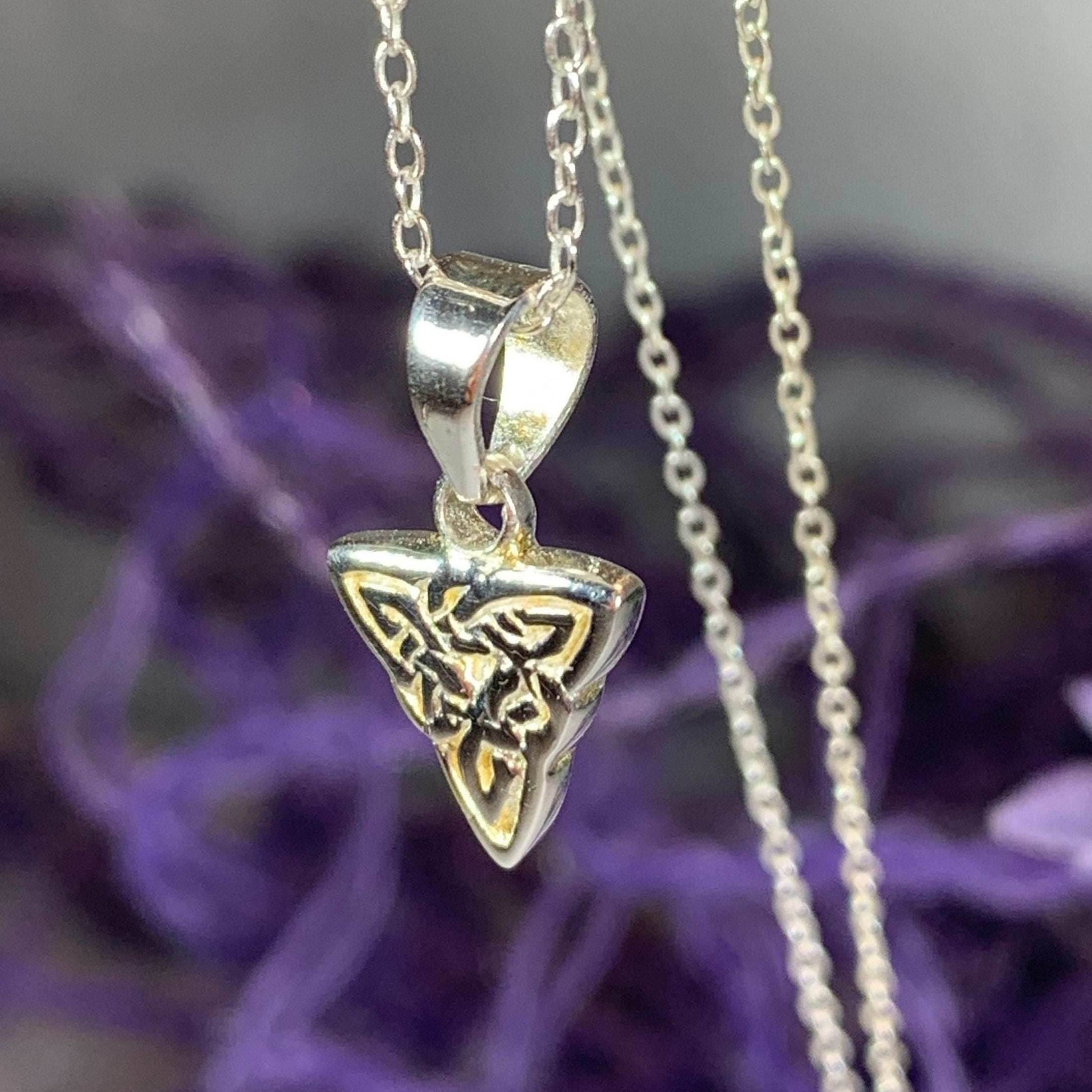 Petite Celtic Knot Necklace - 18