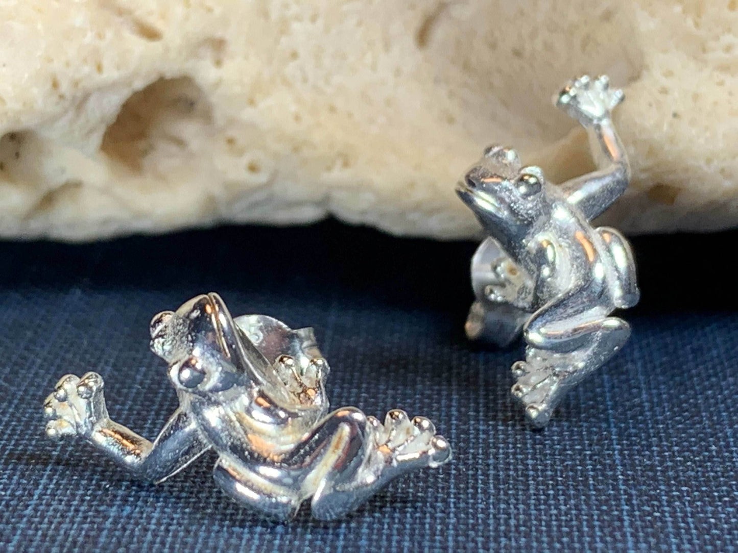 Sásta Frog Earrings - 