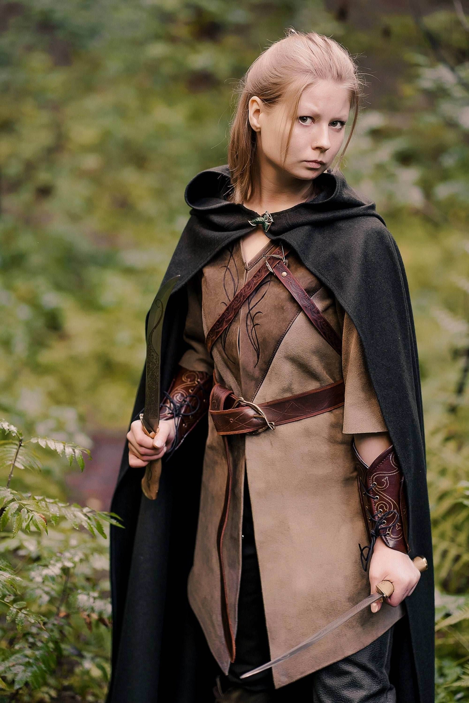 Legolas leather bracers (Lord of the Rings) - brown (as pictured) / For two hands