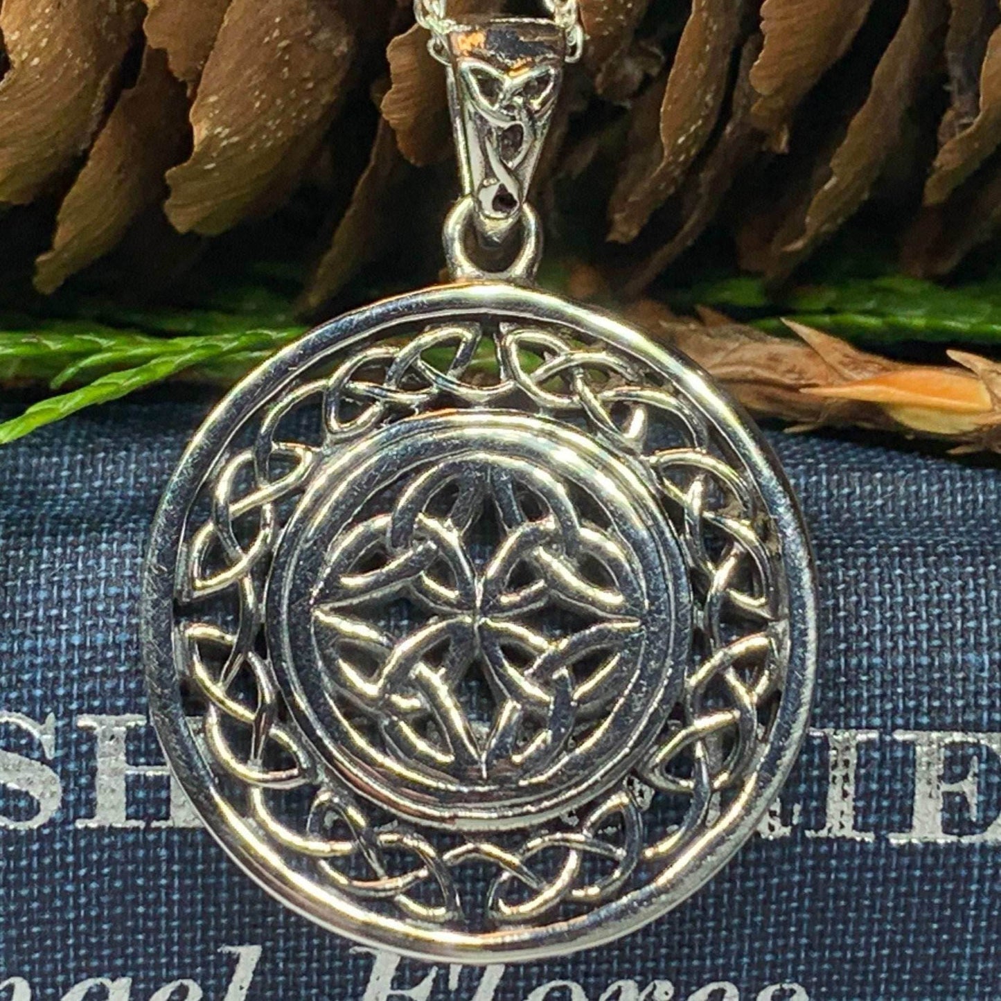 Runa Four Trinity Knot Necklace - 18
