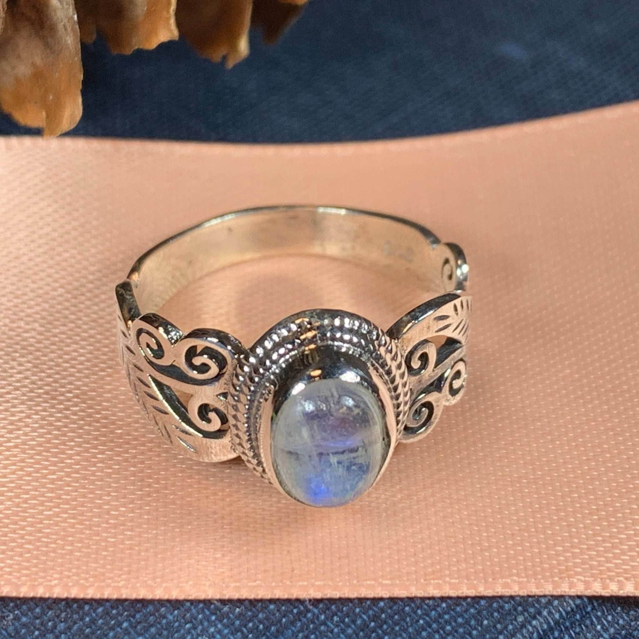 Colleen Celtic Knot Ring - 6 1/2 / Amethyst