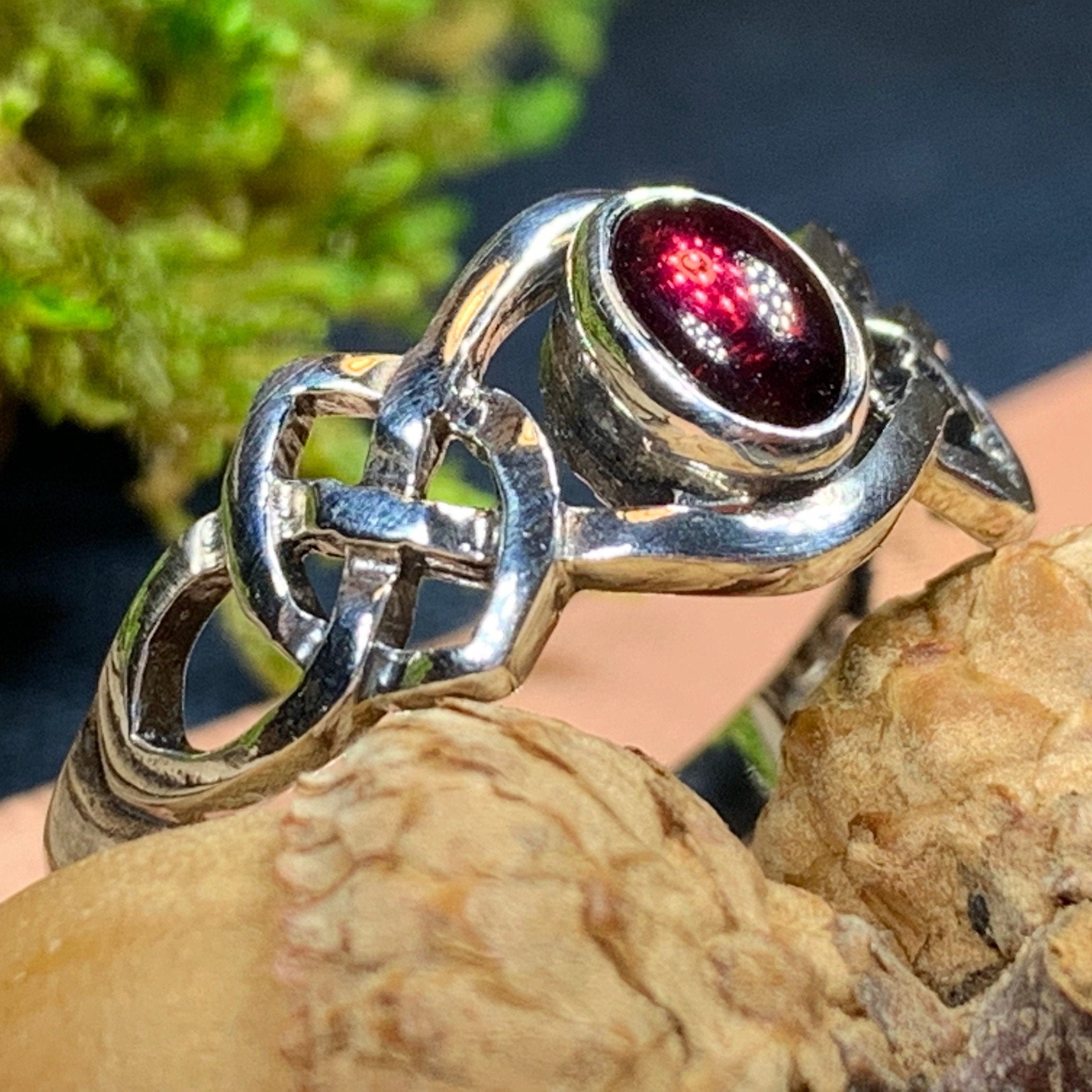 Dahlia Celtic Knot Ring