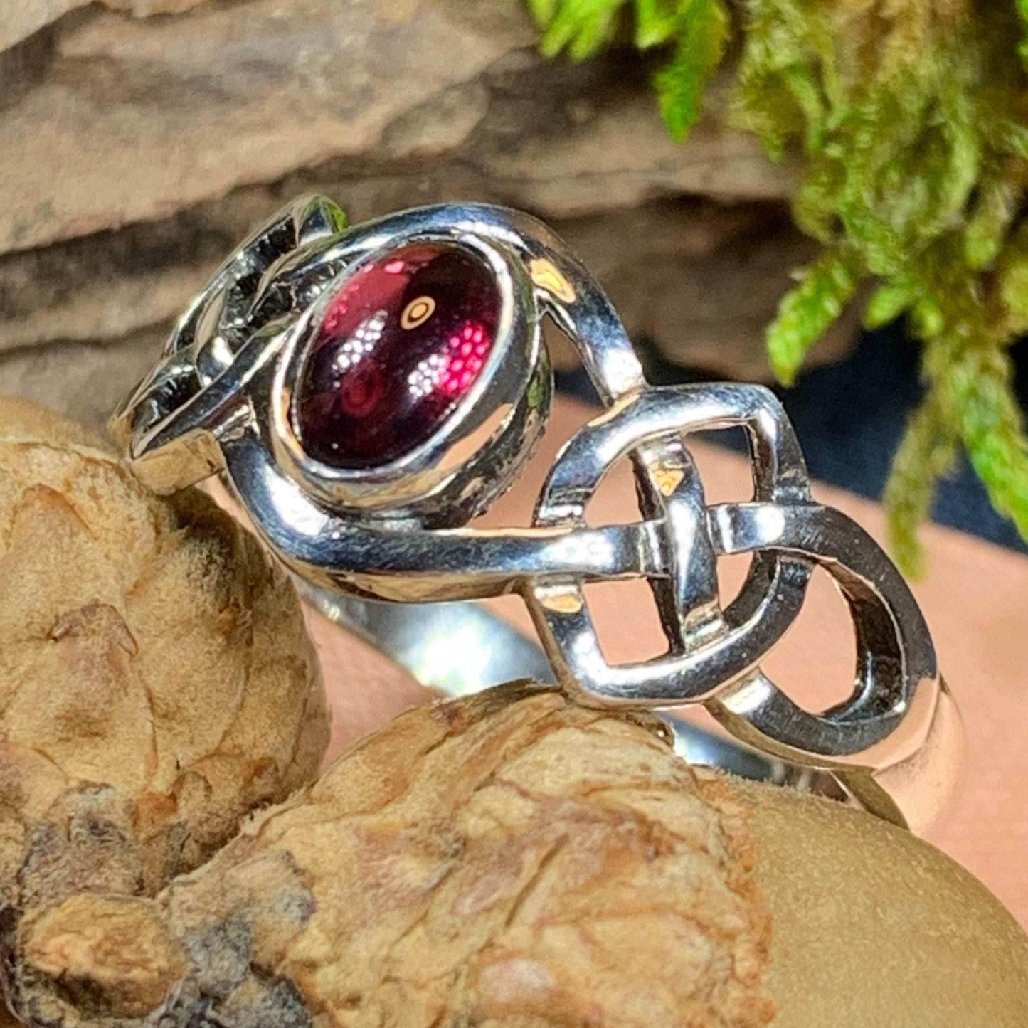 Dahlia Celtic Knot Ring - 10