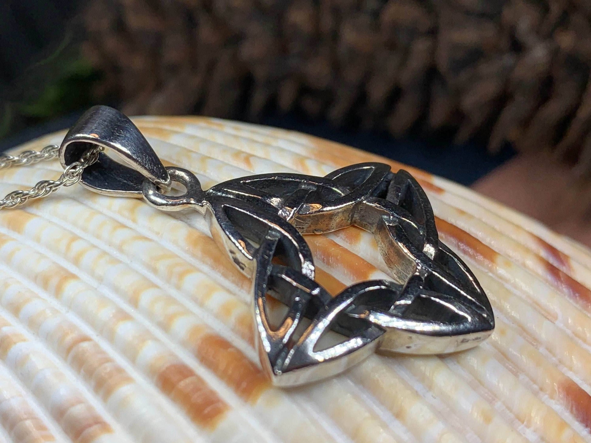 Tay Celtic Knot Necklace - 18