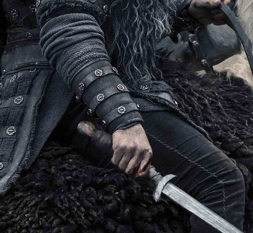 Uhtred larp leather bracers (Last Kingdom) - brown (as pictured) / For two hands